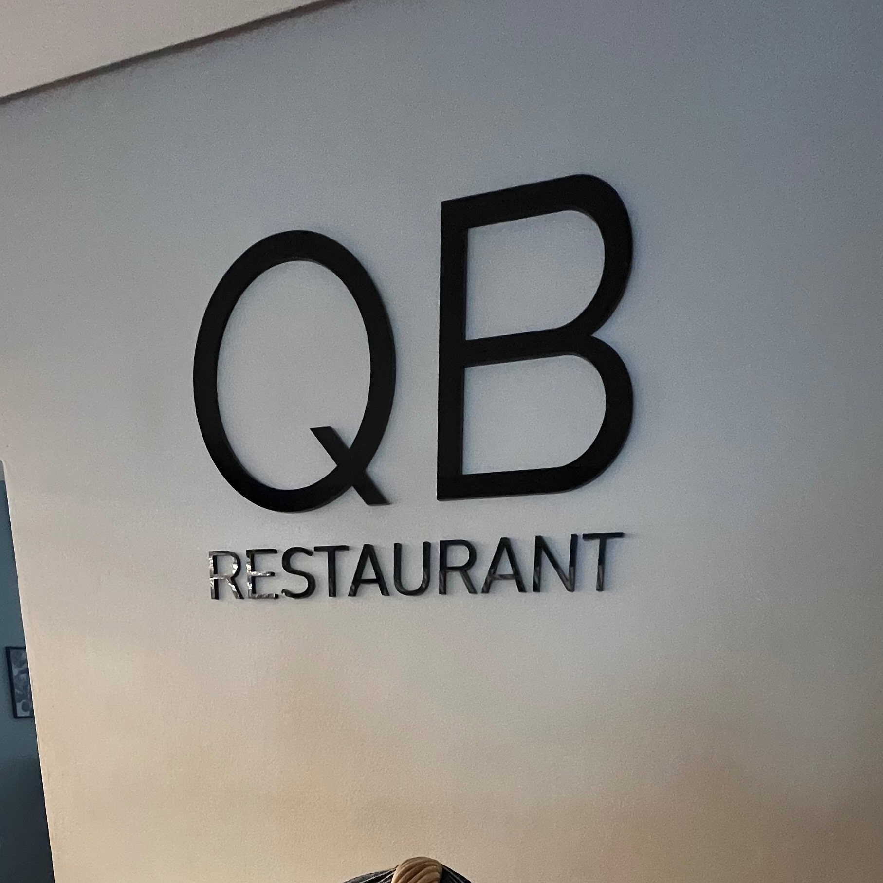 QB RESTAURANT